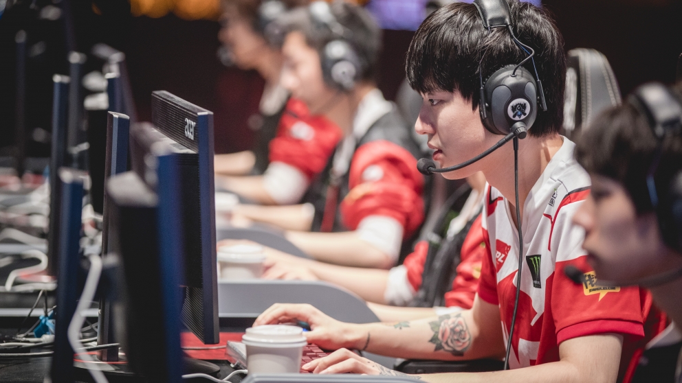 worlds 2017 semifinals news and updates lol esports